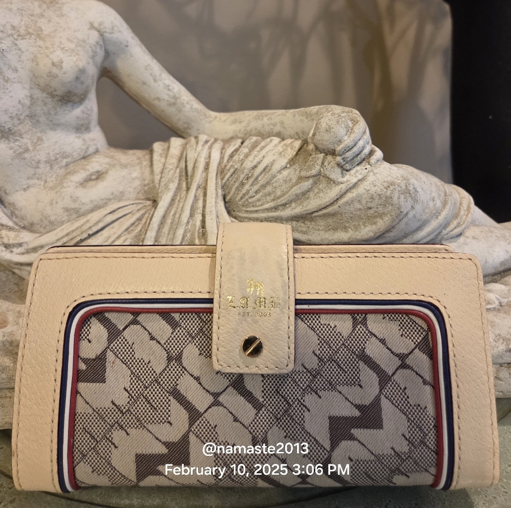 L.A.M.B. Gwen Stefani Leather Canvas Logo Wallet Designer Luxury Celebrity #92
